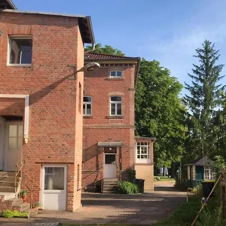 Small Apartment With Private Entrance Near Naumburg Appartement