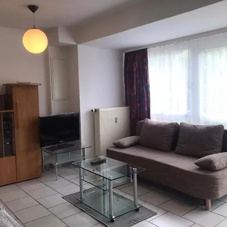 Small Apartment With Private Entrance Near Naumburg Appartement